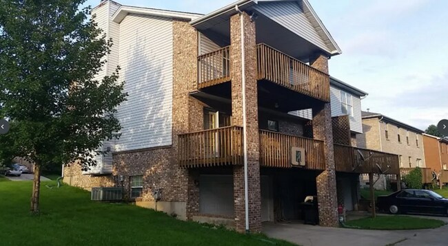 Building Photo - 301 Anthony Dr