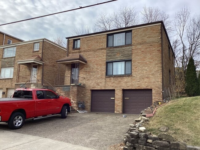 Building Photo - 2934 Clermont Ave