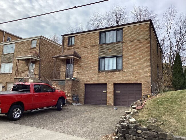 Building Photo - 2934 Clermont Avenue