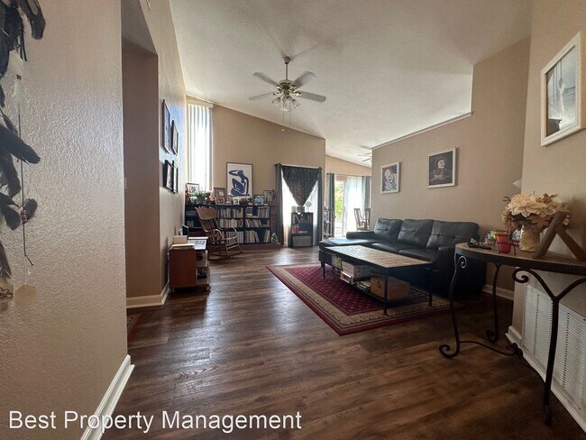Building Photo - 3 br, 2 bath House - 1711 Hemlock Ct