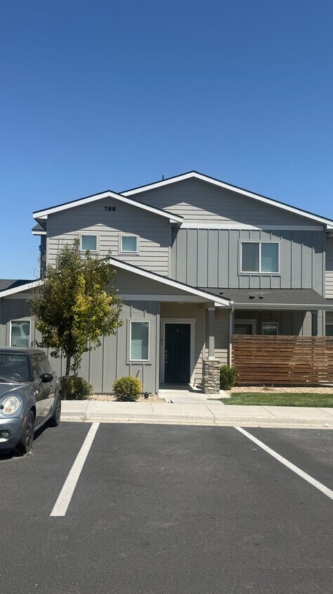 Foto principal - WELCOME TO SUNBEAM TOWNHOMES