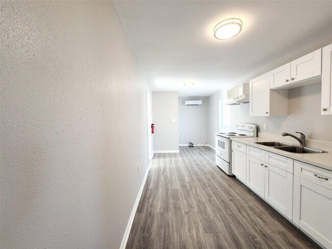 Foto del edificio - 6915 1/2 Avenue L Ave