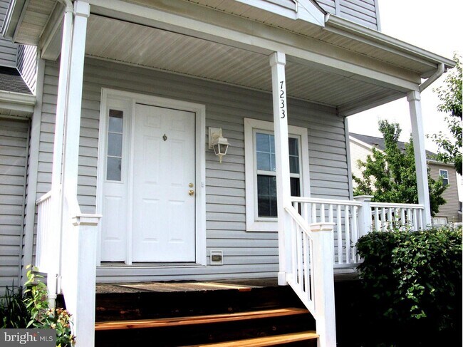 Building Photo - 7233 Waterloo Pass