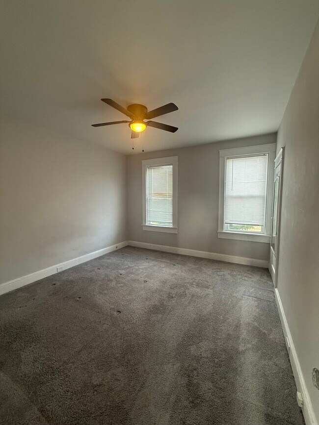 Foto del edificio - 74X Melville Ave