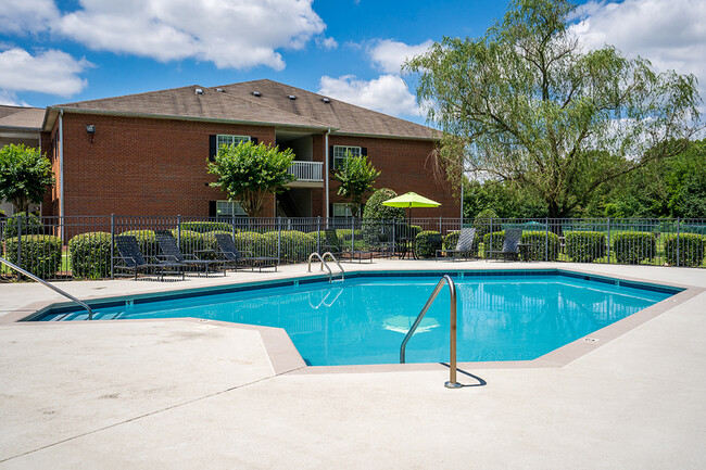 Building Photo - Villas at Oak Crest