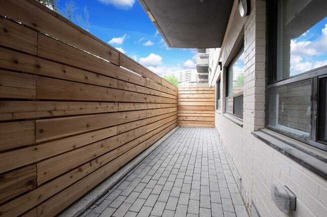 Building Photo - 77 Parkwoods Village Drive