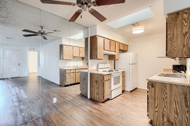 Foto del edificio - 2 Bedroom condo in Chandler