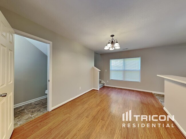 Building Photo - 1734 Red Bird Cir SE
