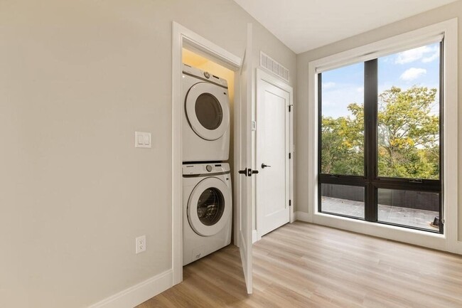 Foto del edificio - 1700 Dorchester Ave