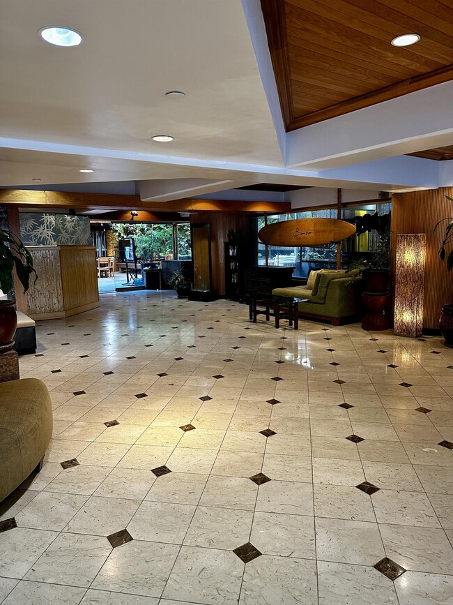 Building Photo - 2425 Kuhio Ave.