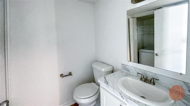 Foto del edificio - 6026 Stoneybrook Dr