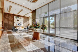 Building Photo - 322 Karen Ave