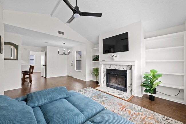 Building Photo - 2907 W Slaughter Ln