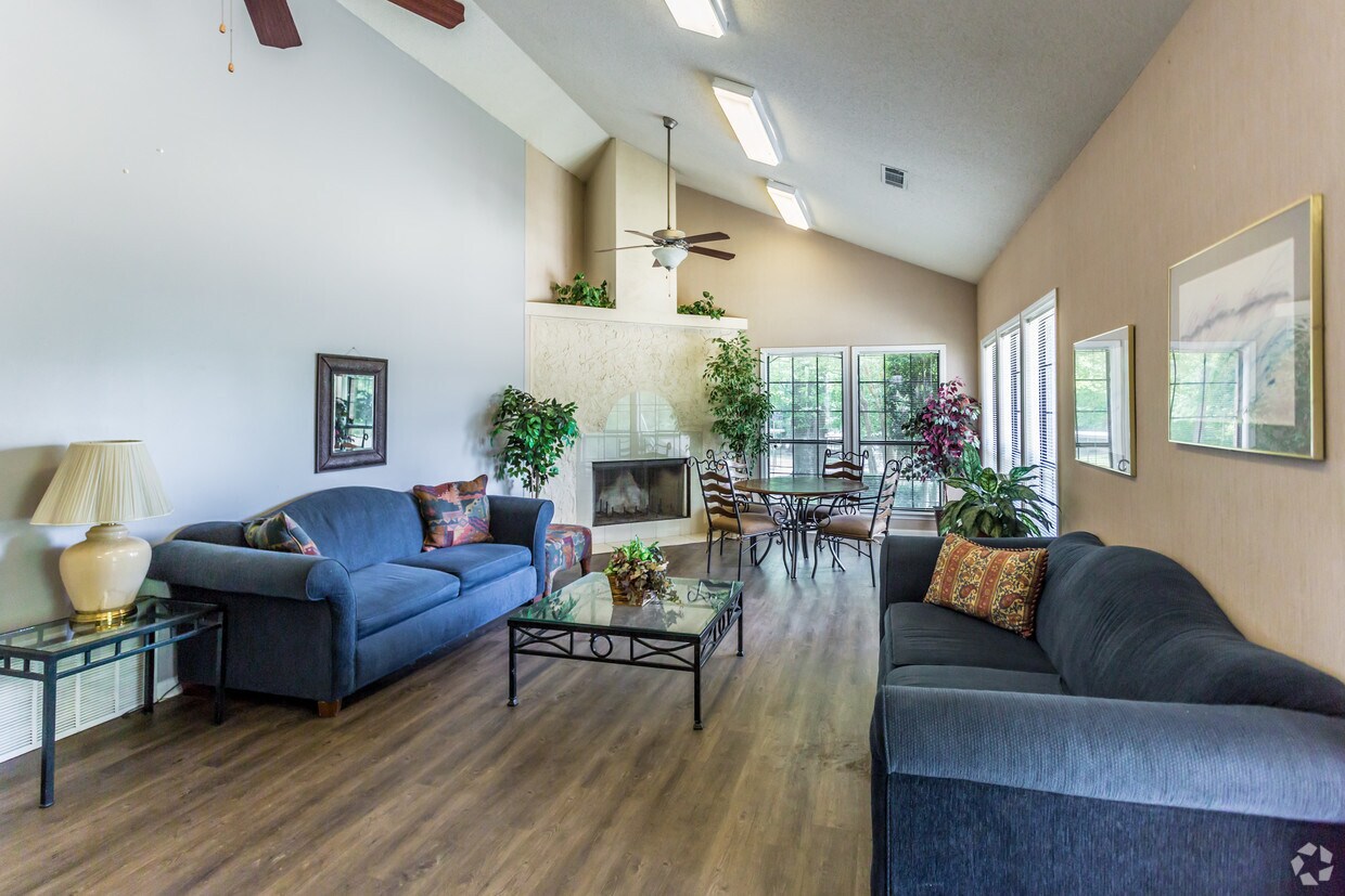 Brentwood Place Apartments 1835 Sycamore View Rd Memphis, TN