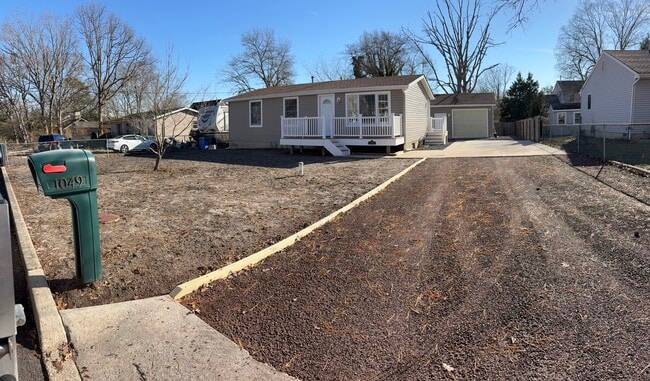 Frente - 1049 Mariner Ave