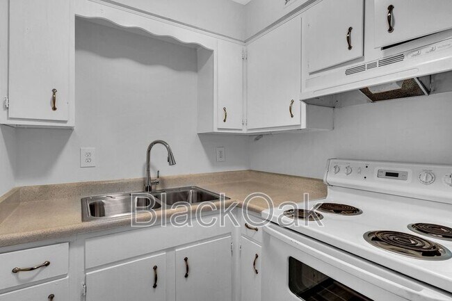 Foto del edificio - 7607 Garrison Rd