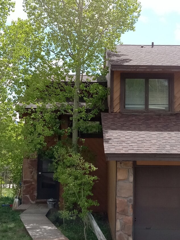 Primary Photo - 252 Poplar Cir