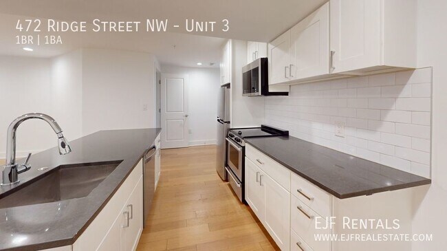 Building Photo - Spacious 800 Square Foot One Bedroom Plus ...