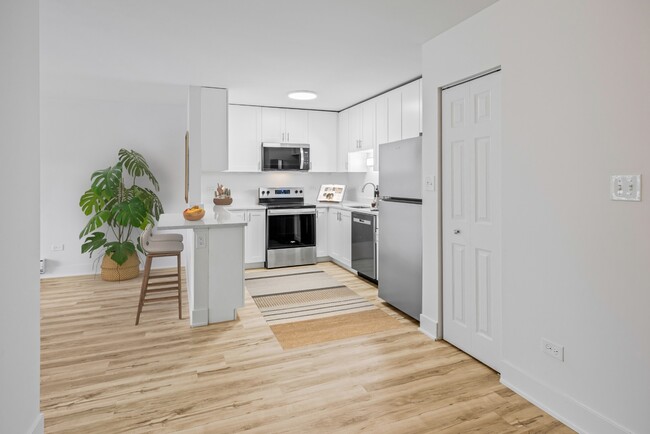 Foto del edificio - Modern 2 Bedroom Apartments | Recently Renovated | Pet Friendly | Prime Location