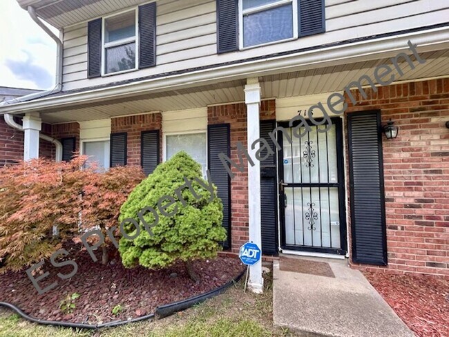 Foto del edificio - Great 3 Bedroom 1.5 Bathroom Town home in ...