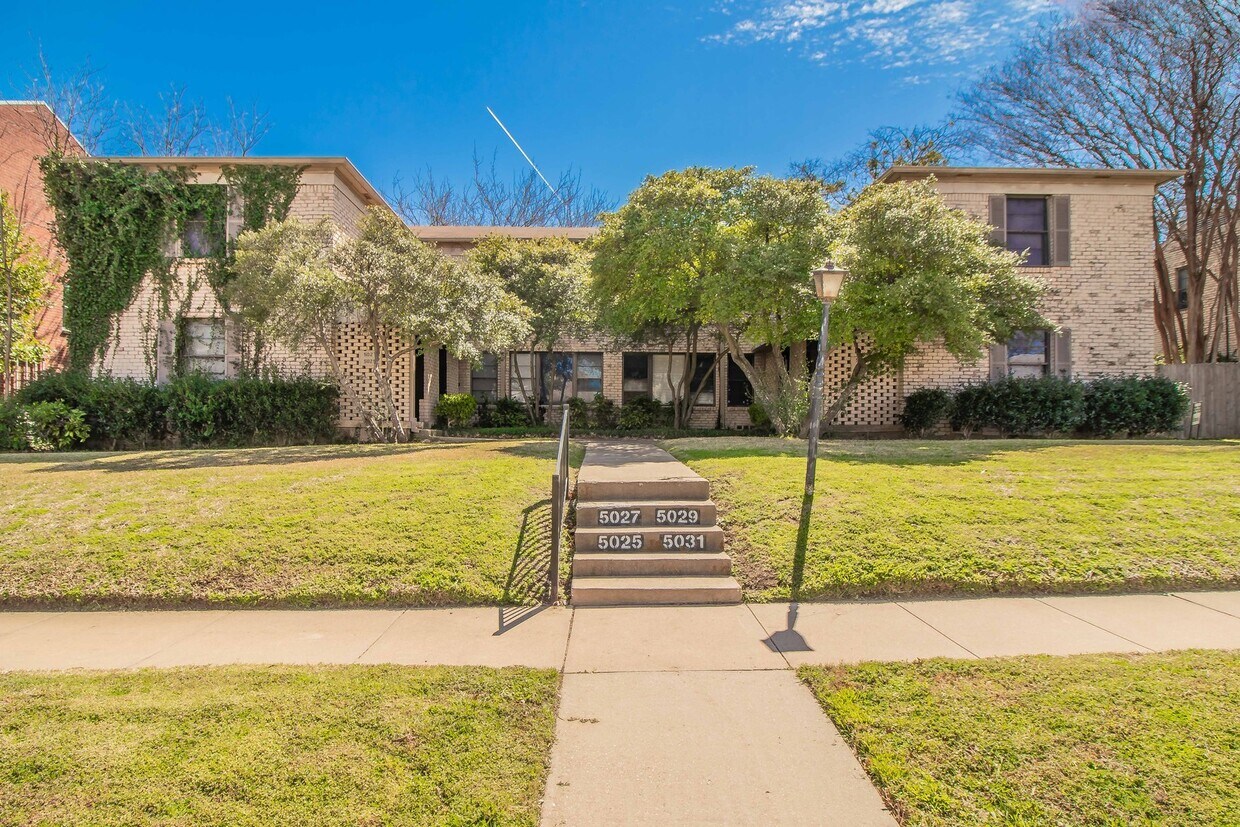 Primary Photo - CHARMING 2 Bedroom, 1 Bathroom Arlington H...