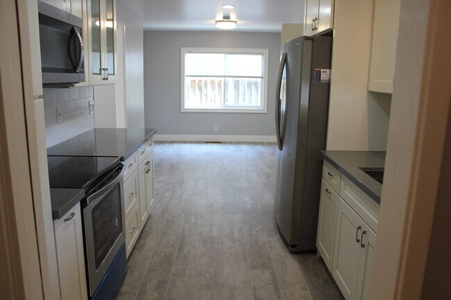 Kitchen - 367 Montclair Drive