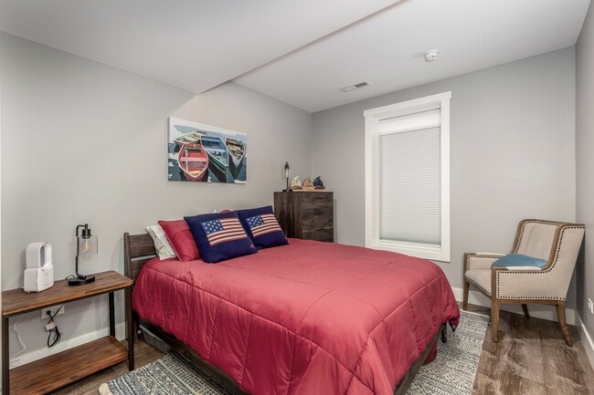 Building Photo - 100 Great Lp Dr