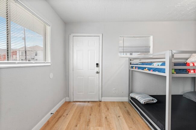 Building Photo - 4018 Sealy Ave