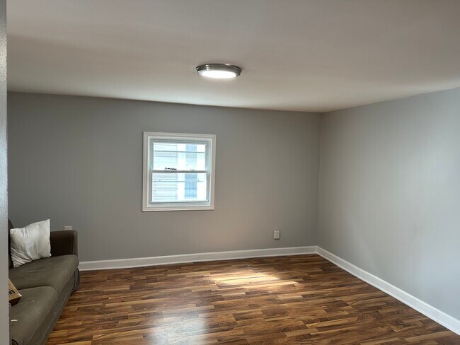 Building Photo - 3250 N Albany Ave