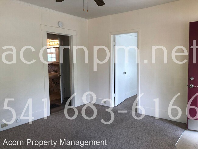 Building Photo - 2 br, 1 bath House - 1517 SE Lafayette