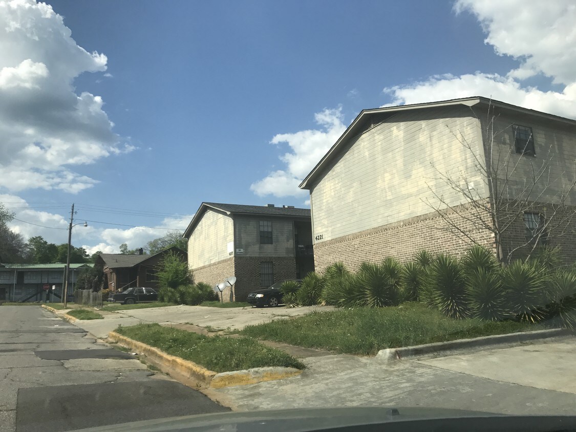 Vista a la calle 4221 Ave U - 4221 Avenue U