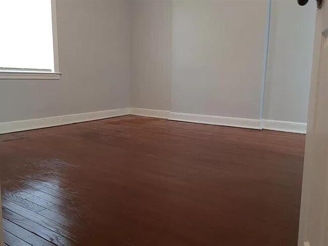 Building Photo - Newly renovated 3 bedroom home