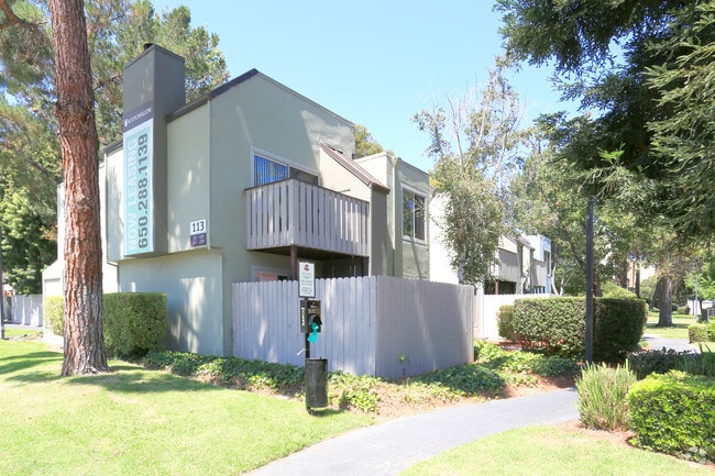 Building Photo - Laurel Crossing Apartment Homes