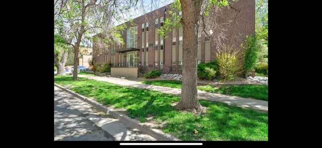 Building Photo - 2020 E 14th Ave