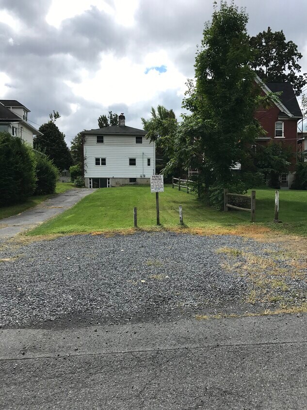 Primary Photo - 227 E Park Ave