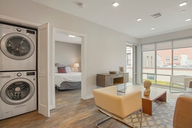 Foto del edificio - 10 Essex St