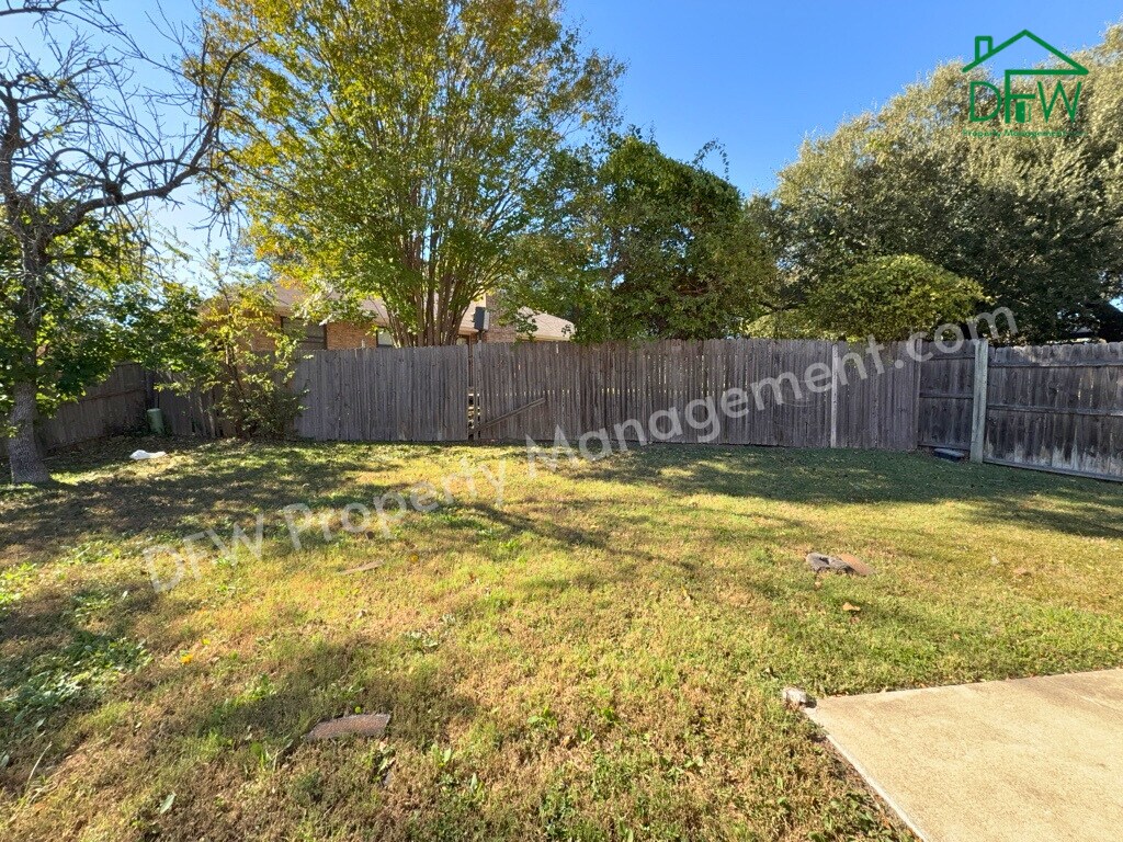 Foto del edificio - Charming 3BR Home for Lease with Spacious Backyard in Fort Worth