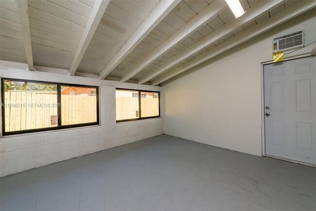 Foto del edificio - 7830 SW 99th St