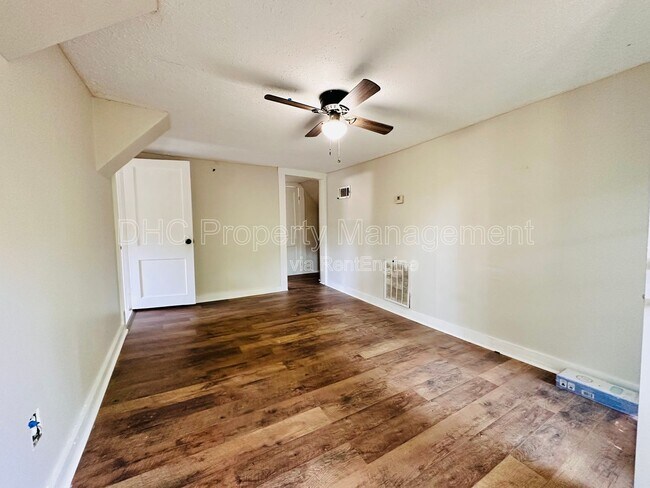Foto del edificio - 2207 Bell St