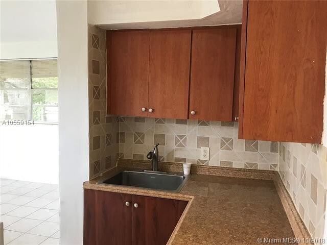 Foto del edificio - 3600 SW 17th Terrace