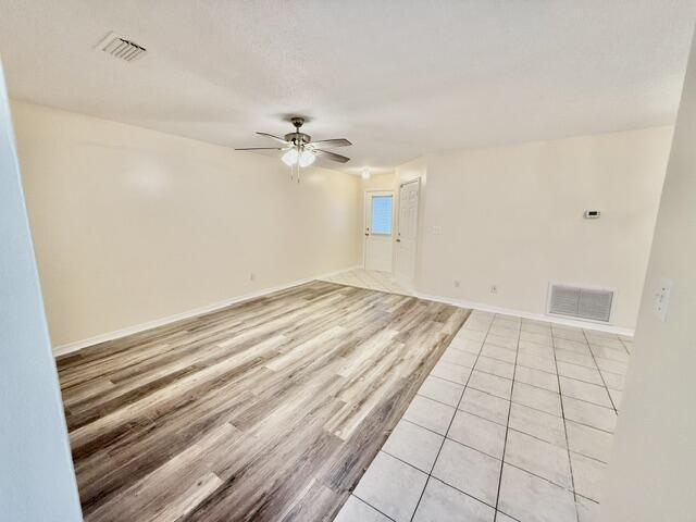 Building Photo - 957 Tray Dr