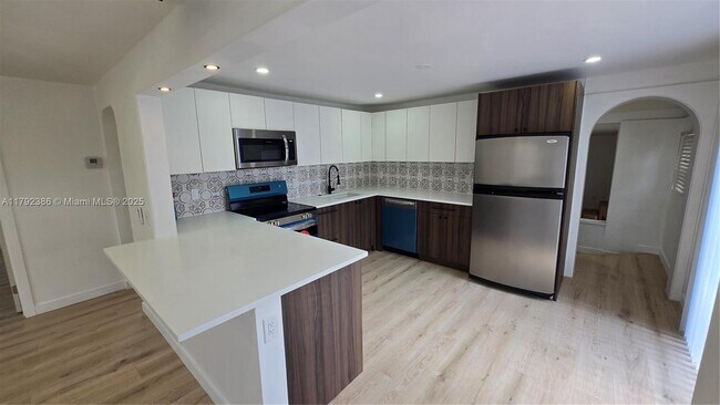 Foto del edificio - 1448 NE 24th Ct