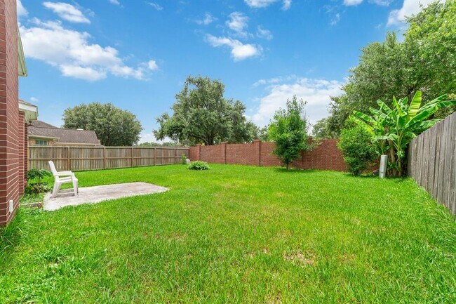 Building Photo - 2414 Blue Rose Dr