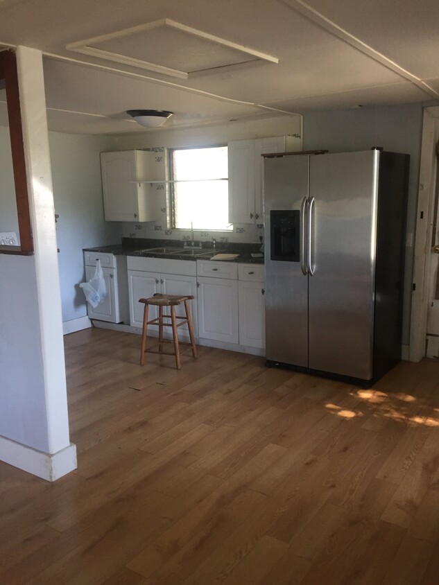 kitchen - 27279 Rio Vista Cir