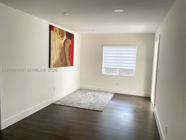 Foto del edificio - 471 NW 32nd Pl