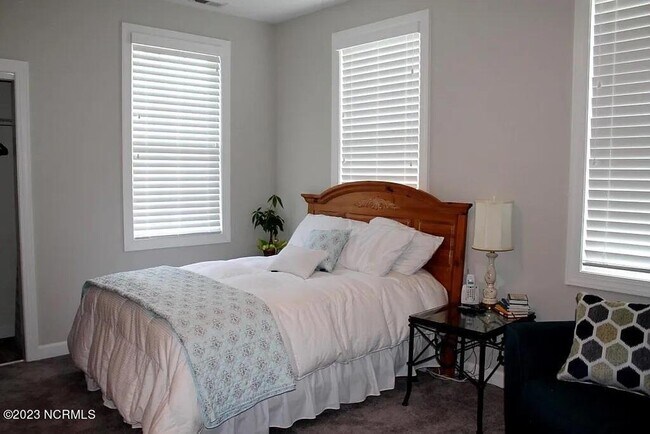 Foto del edificio - 2137 Creswell Dr