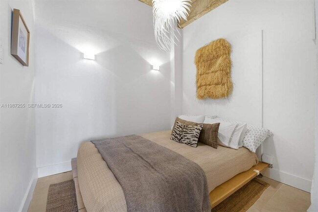 Foto del edificio - 770 NE 69th St