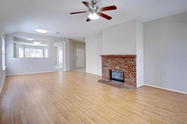 Building Photo - 2800 Glenhaven Dr
