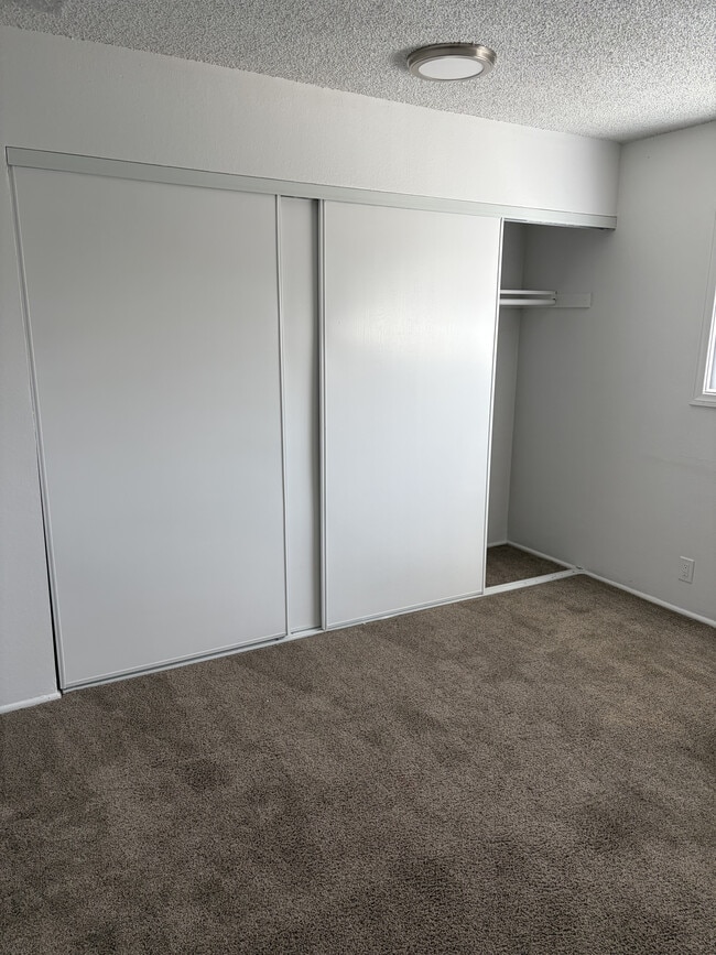 Foto del edificio - 7346 Bright Ave