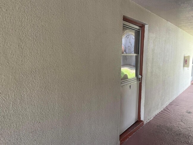 Foto del edificio - 502 Davis Rd